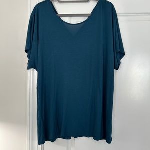 New Loft Short Sleeve Top/Twist V-Neck Back